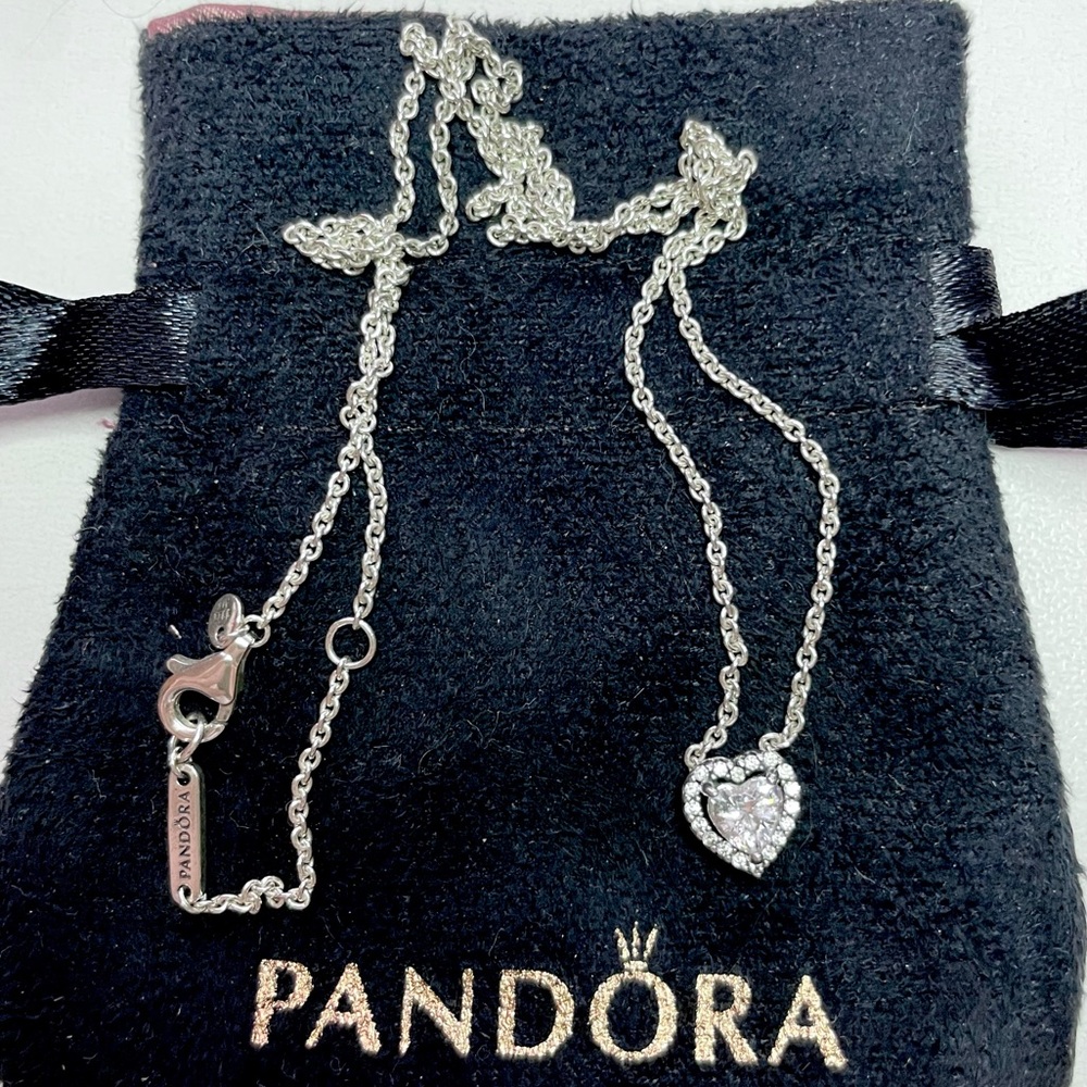 *SOLD* Pandora Elevated Heart Necklace - Great Condition